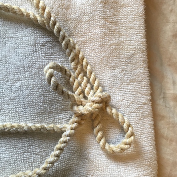 Medium GAP Halter top - Picture 6 of 7